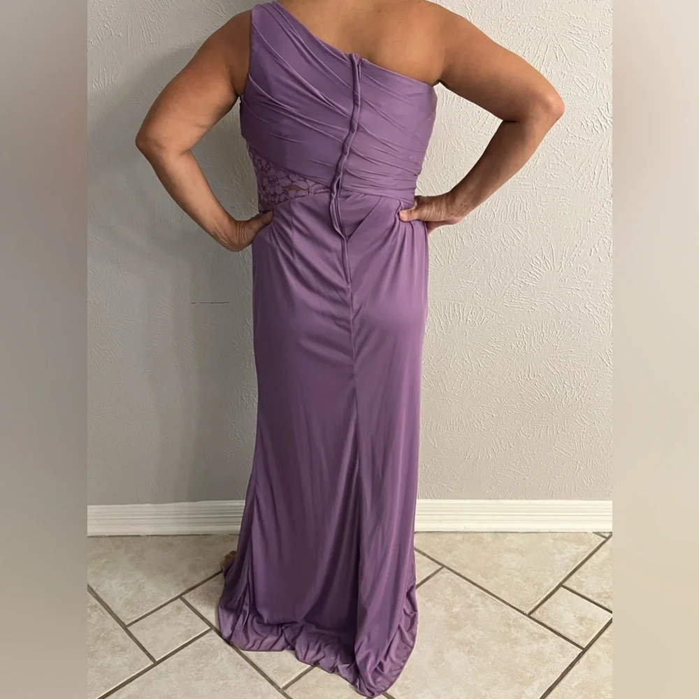 Davis bridal one-shoulder mesh dress with lace inset - Picture 3 of 4